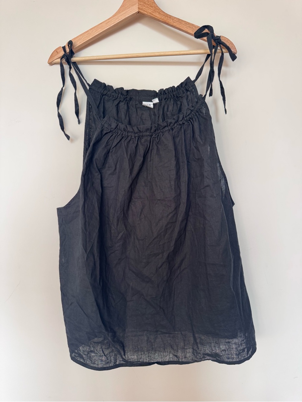 EUC GAP Black Tie-Shoulder Camisole Linen Top
